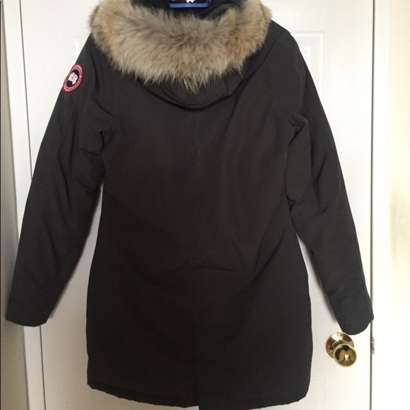 Women’s Canada Goose Jacket - Picture 2 of 6